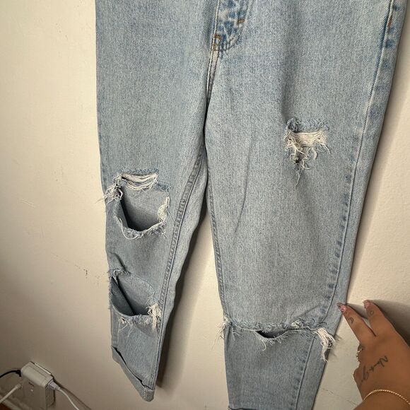 Calvin Klein Light Wash Distressed Cuffed High-Rise Jeans 4 - Picture 6 of 11